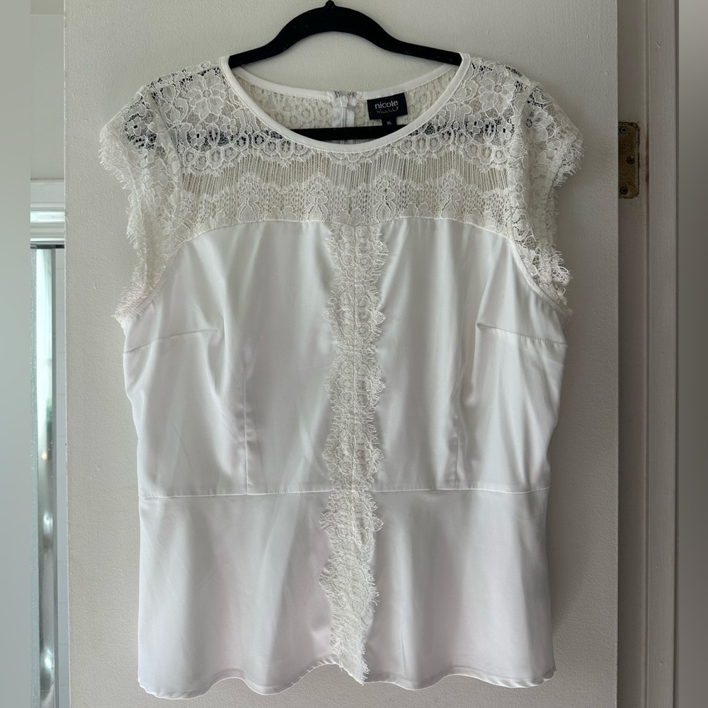 Nicole by Nicole Miller White Lace Trim Peplum Blouse